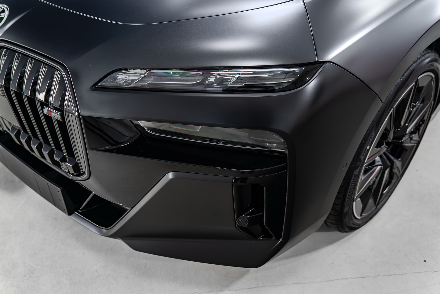 BMW 760e v matnej PPF fólii CarPro Immortal Matte