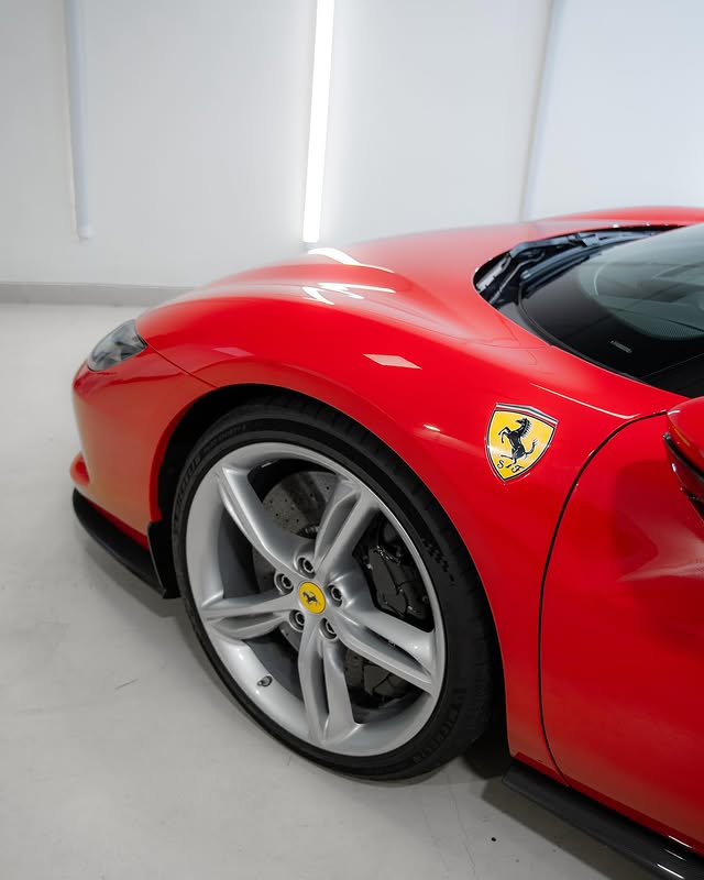 Ferrari 296 GTB s ochrannou fóliou CarPro Immortal