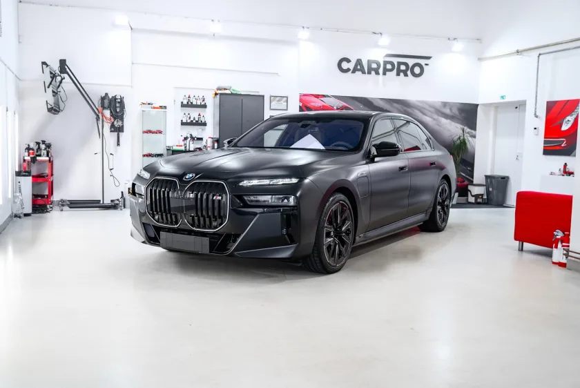 BMW 760e po keramickej ochrane laku
